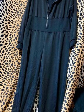 Long Sleeve Black Women's Jumpsuit with Front Zip